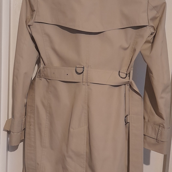 Burberry trench coat - Picture 3 of 11